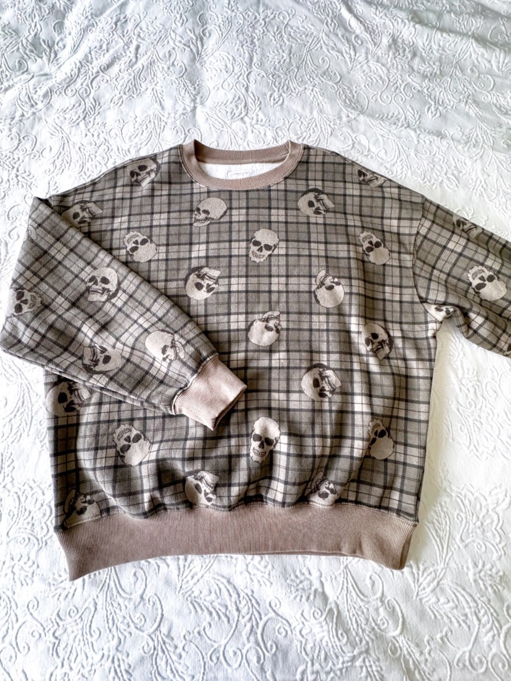 crewneck plaid skulls graphic pullover sweatshirt in brown M 2025 target viral